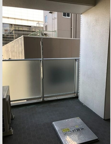 バルコニー　※写真は同じマンションの違う部屋のものになります。