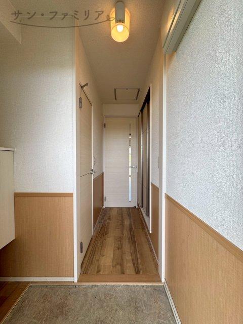 玄関　クリーニング前写真