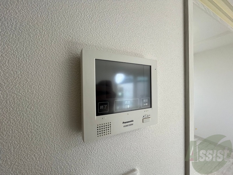 セキュリティ　ＴＶモニター付インターホンです。来客者の顔が見えるので安心！