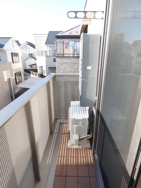バルコニー　洗濯物たくさん干せますね