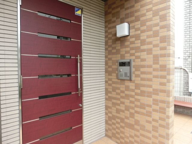 エントランス　オートロック完備