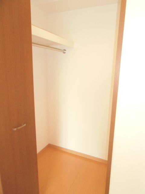 収納　たっぷり収納のウォークインクローゼット