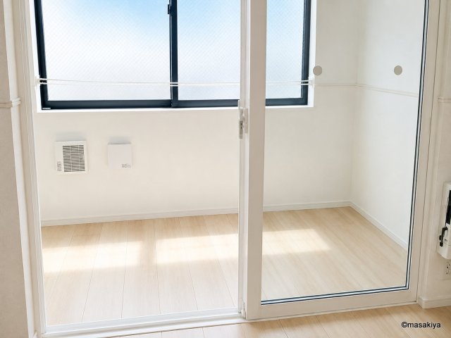 バルコニー　写真は同タイプのものです。参考になさってください。