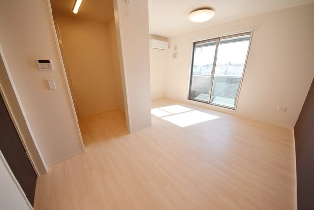 居室・リビング　★お部屋探しは株式会社タウンハウジング東京まで★