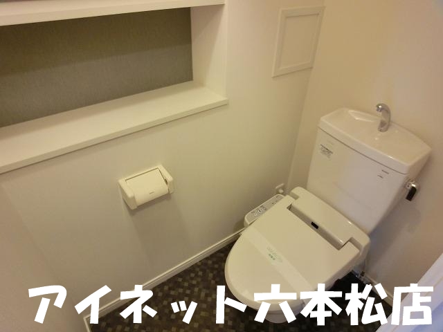 トイレ　清潔感のある空間です。