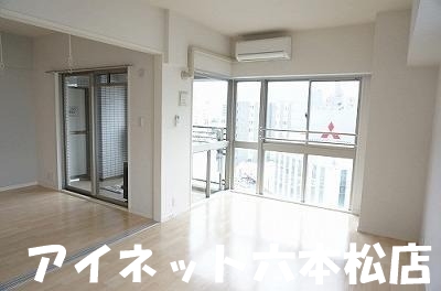 居室・リビング　広々としたリビングです。