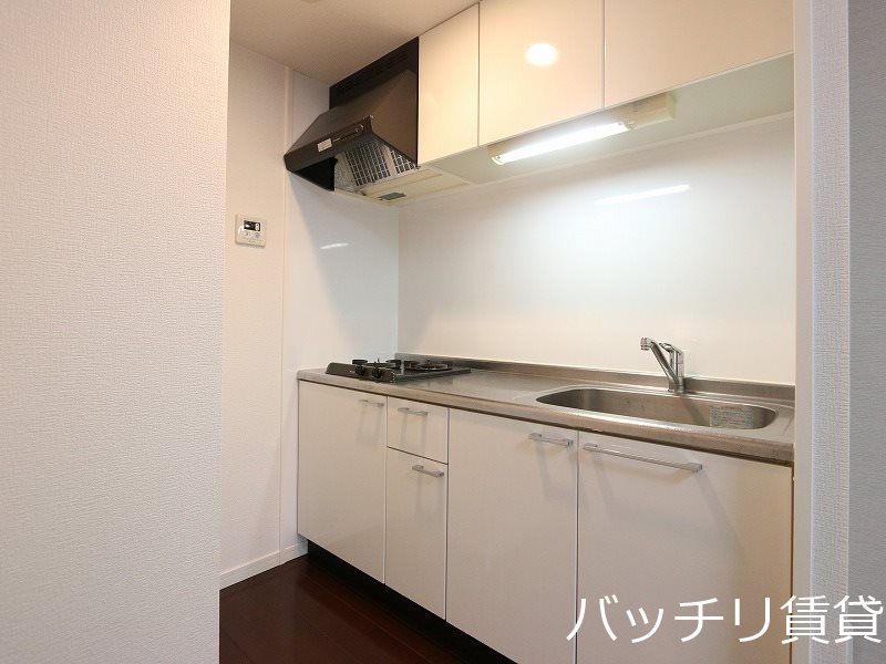 キッチン　別号室タイプの為、現状を優先致します。