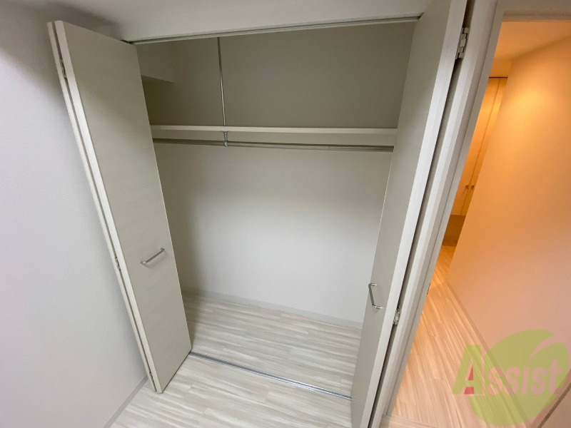 収納　寝室の収納です。部屋がすっきり片付きます。