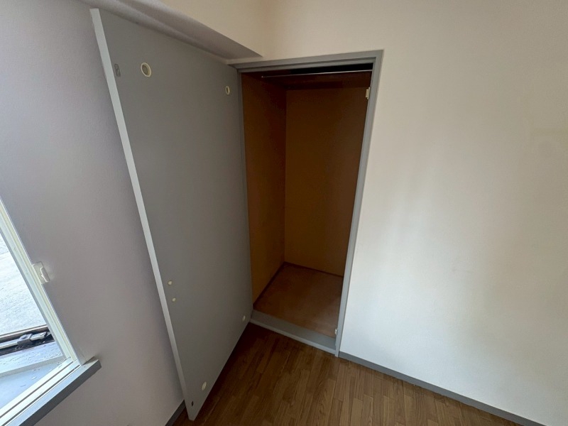 収納　寝室の収納です。部屋がすっきり片付きます。