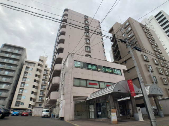 建物外観　札幌市中央区大通西「サンシャイン円山」