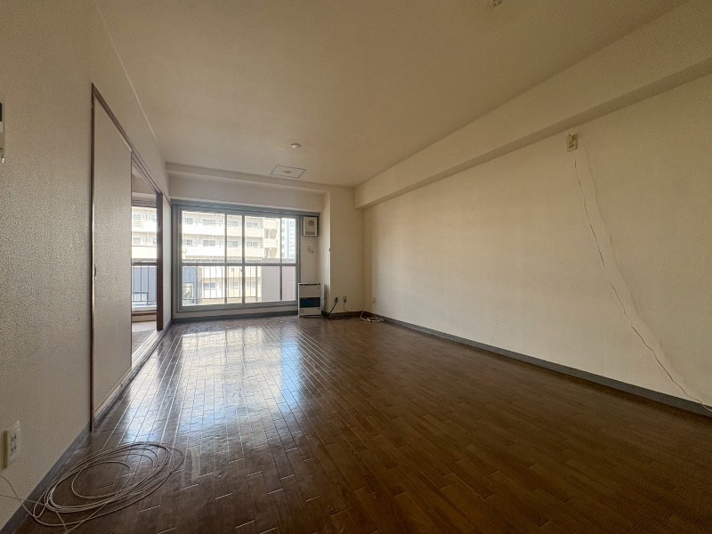 居室・リビング　広くてキレイなお部屋が広がっていて、充実した生活が送れそう。