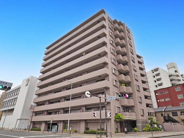 建物外観　オートロック完備