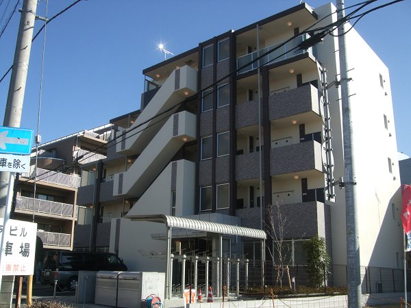 建物外観　外観は落ち着いています