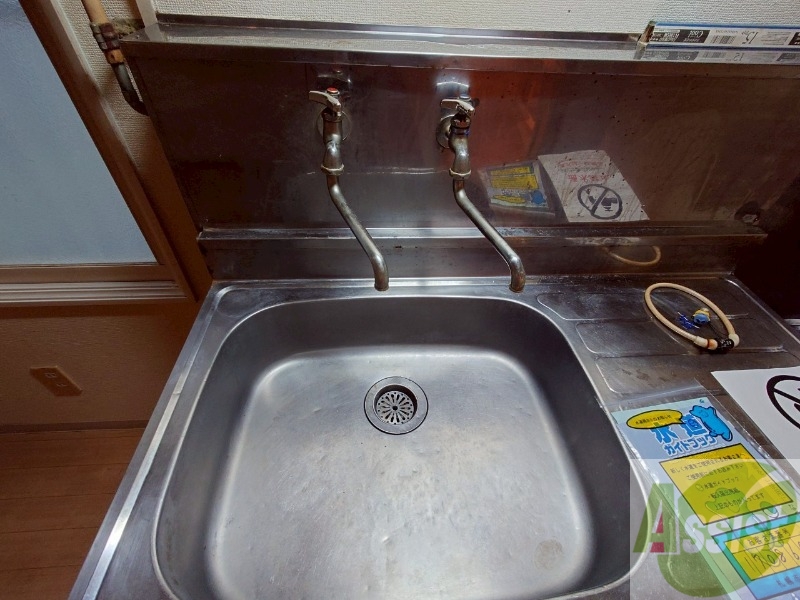 洗面設備　キッチンのシンクはピカピカで掃除意欲が湧いてきそう！