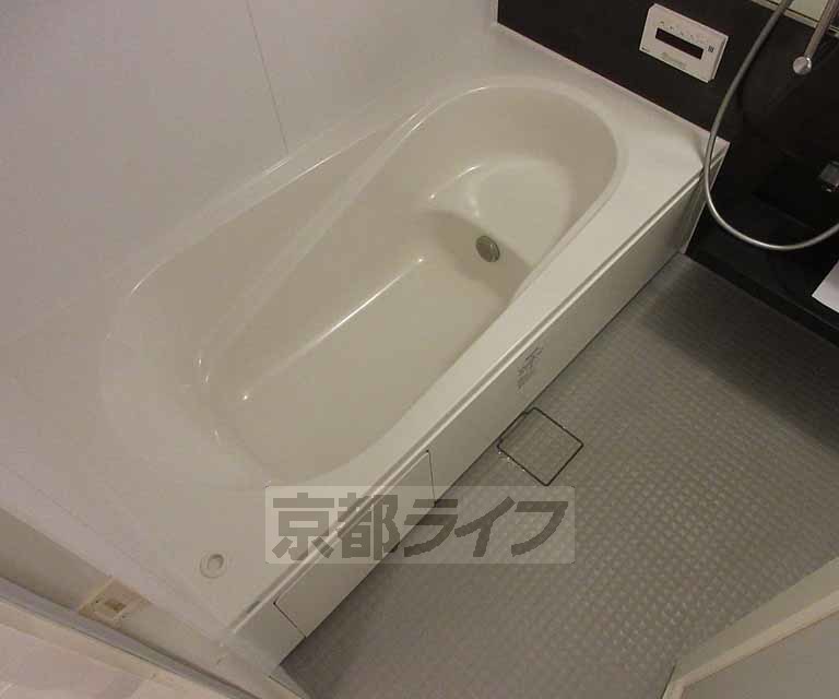バス・シャワールーム　のびのび入れます！