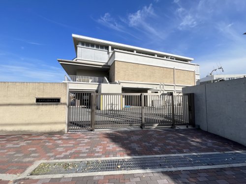 小学校　尼崎市立　園和小学校（小学校）まで876m