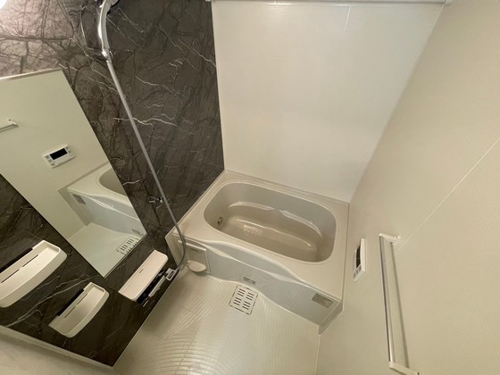 バス・シャワールーム　※別部屋の写真です