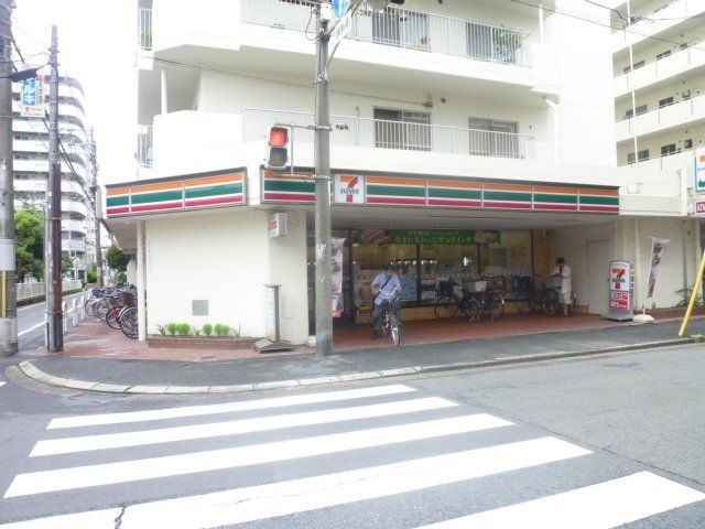 コンビニ　セブンイレブン東大阪足代新町店（コンビニ）まで294m