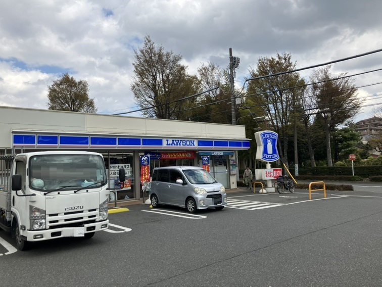 コンビニ　ローソン 府中白糸台三丁目店（コンビニ）まで355m