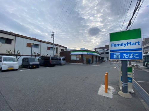 コンビニ　ファミリーマート　常光寺店（コンビニ）まで263m