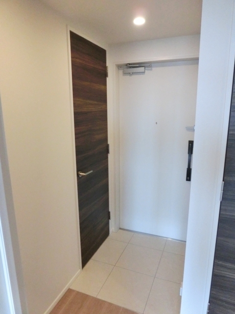 玄関　※写真は同タイプ住戸です。