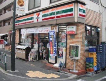 コンビニ　セブンイレブン文京千駄木店（コンビニ）まで150m