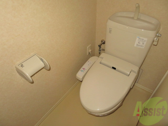 トイレ　ウォシュレット機能がついたトイレです。安心して使用できますね