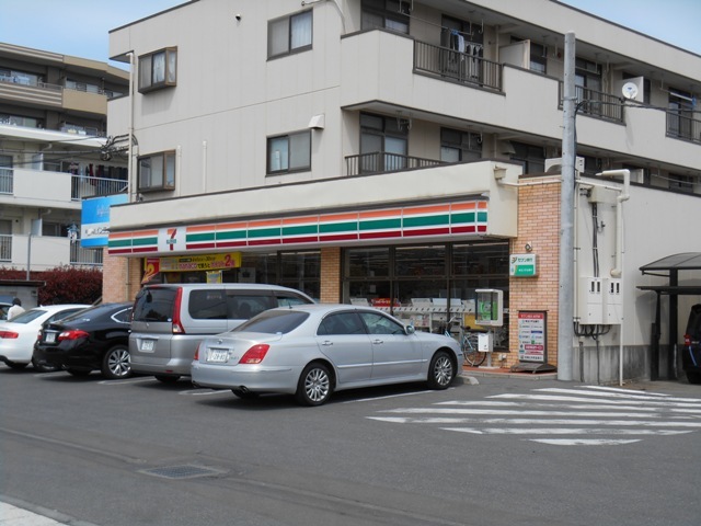 コンビニ　セブンイレブン（コンビニ）まで500m