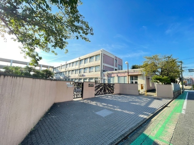 中学校　名古屋市立長良中学校（中学校）まで2002m
