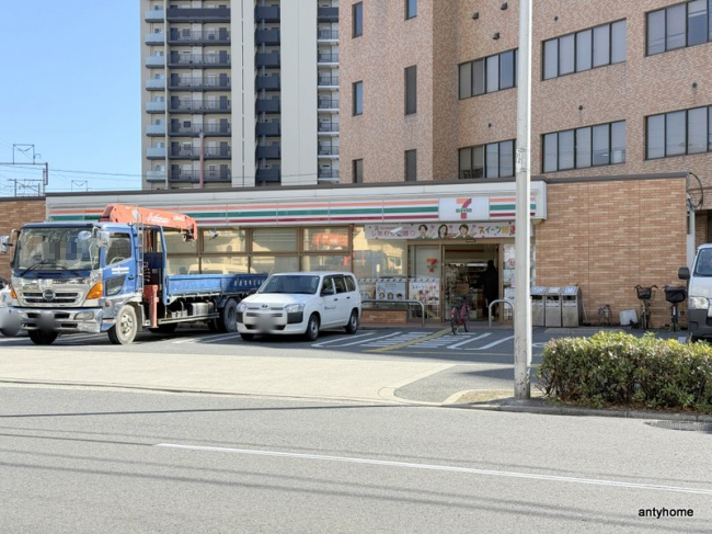 コンビニ　セブン-イレブン 大阪上新庄１丁目店（コンビニ）まで98m