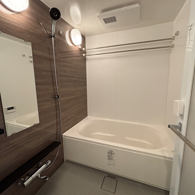 バス・シャワールーム　※写真は同タイプ住戸です。
