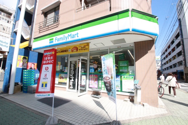 コンビニ　ファミリーマート 名古屋栄五丁目店（コンビニ）まで80m