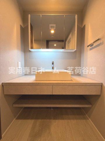 洗面設備　※リノベーション前のお部屋写真です。