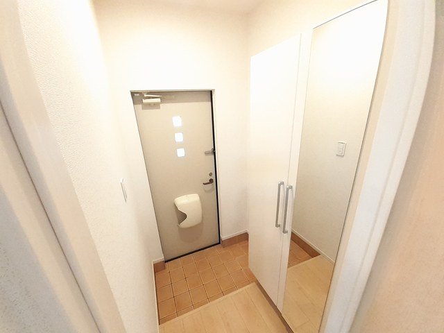 玄関　収納もある玄関です
