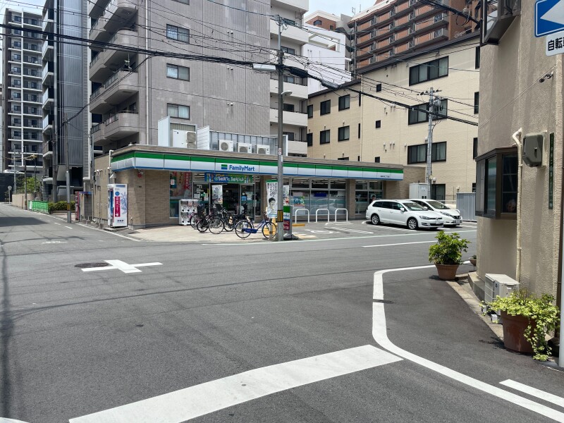 コンビニ　ファミリーマート城東中央二丁目店（コンビニ）まで133m