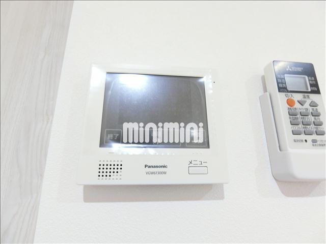 セキュリティ　カメラ付きモニターホンで来客が確認できます。