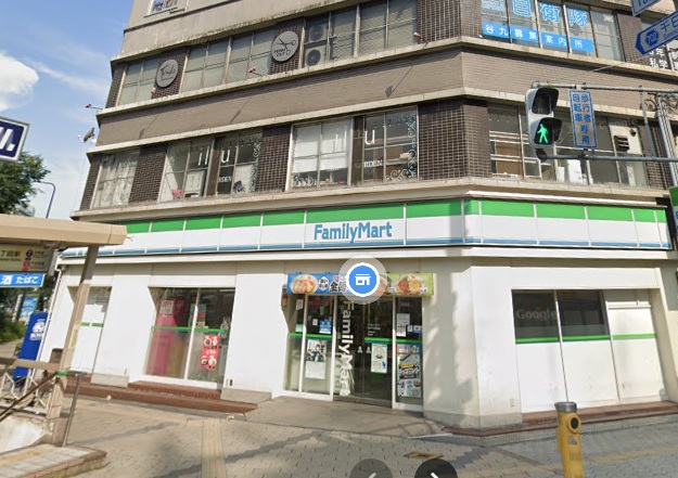 コンビニ　ファミリーマート谷町千日前通店（コンビニ）まで159m