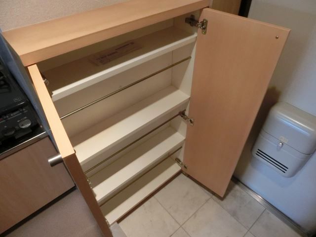 その他設備　下駄箱付いてます。