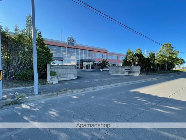 中学校　釧路市立青陵中学校（中学校）まで391m