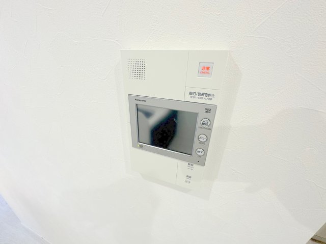 セキュリティ　TVモニターホンで来客が誰か確認してから開けて下さいね
