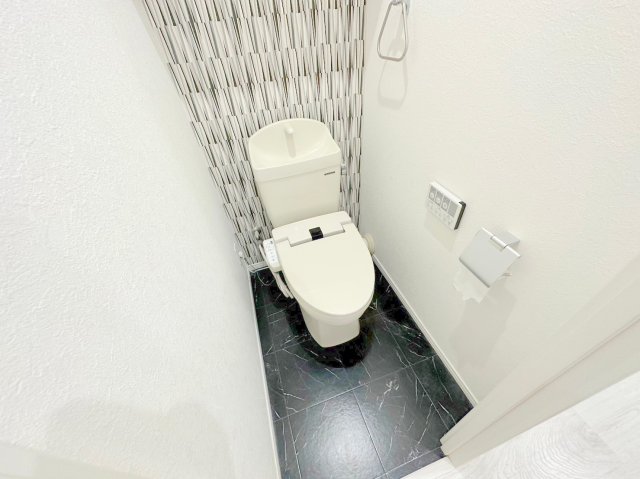 トイレ　清潔感のあるトイレは、誰もがリラックスできる空間です。