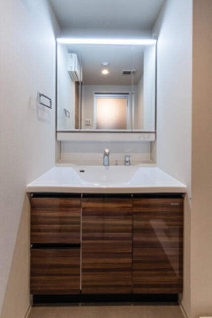 洗面設備　※写真は同タイプ住戸です。