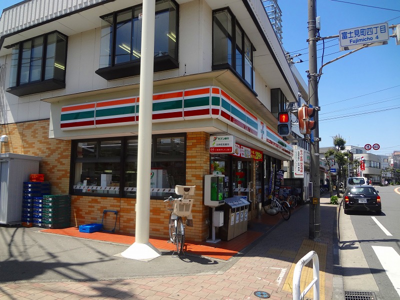 コンビニ　セブンイレブン立川富士見4丁目店（コンビニ）まで521m