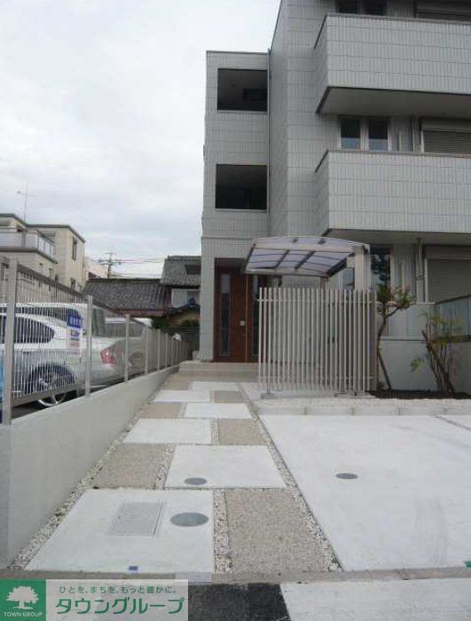 エントランス　駐車場