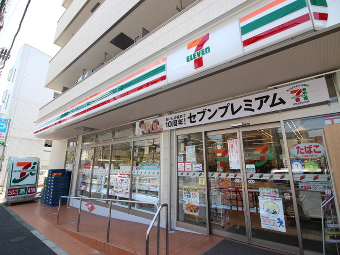 コンビニ　セブンイレブン（コンビニ）まで400m