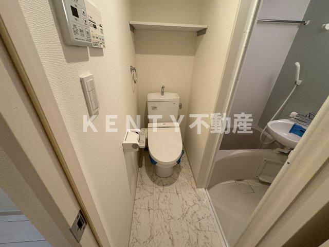 その他部屋・スペース　落ち着いた色調の寝室です