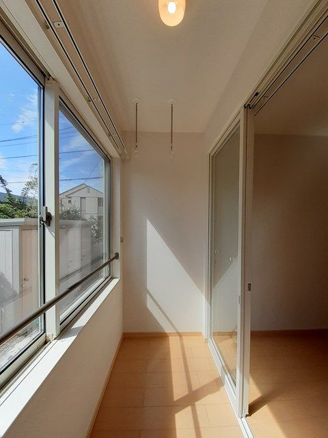 バルコニー　雨の日でも安心のサンルームです