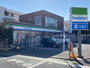 コンビニ　ファミリーマート 小浦世田谷梅丘店（コンビニ）まで18m
