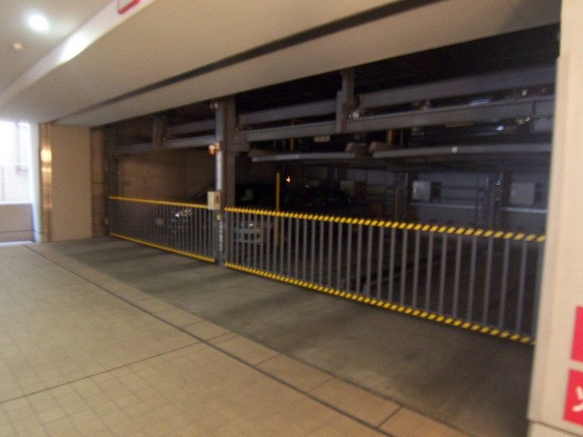 駐車場　★敷地内駐車場★（空き状況・使用料等詳細はご確認下さい）