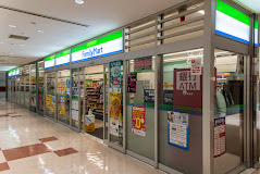 コンビニ　ファミリーマート ニューピア竹芝店（コンビニ）まで477m